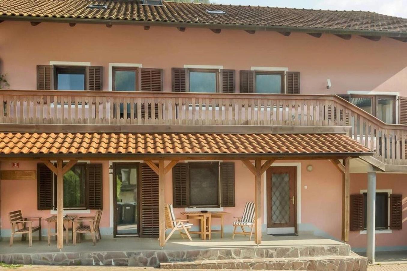 House Maharac With 3 Apartments Till 18 Persons Kamno 外观 照片