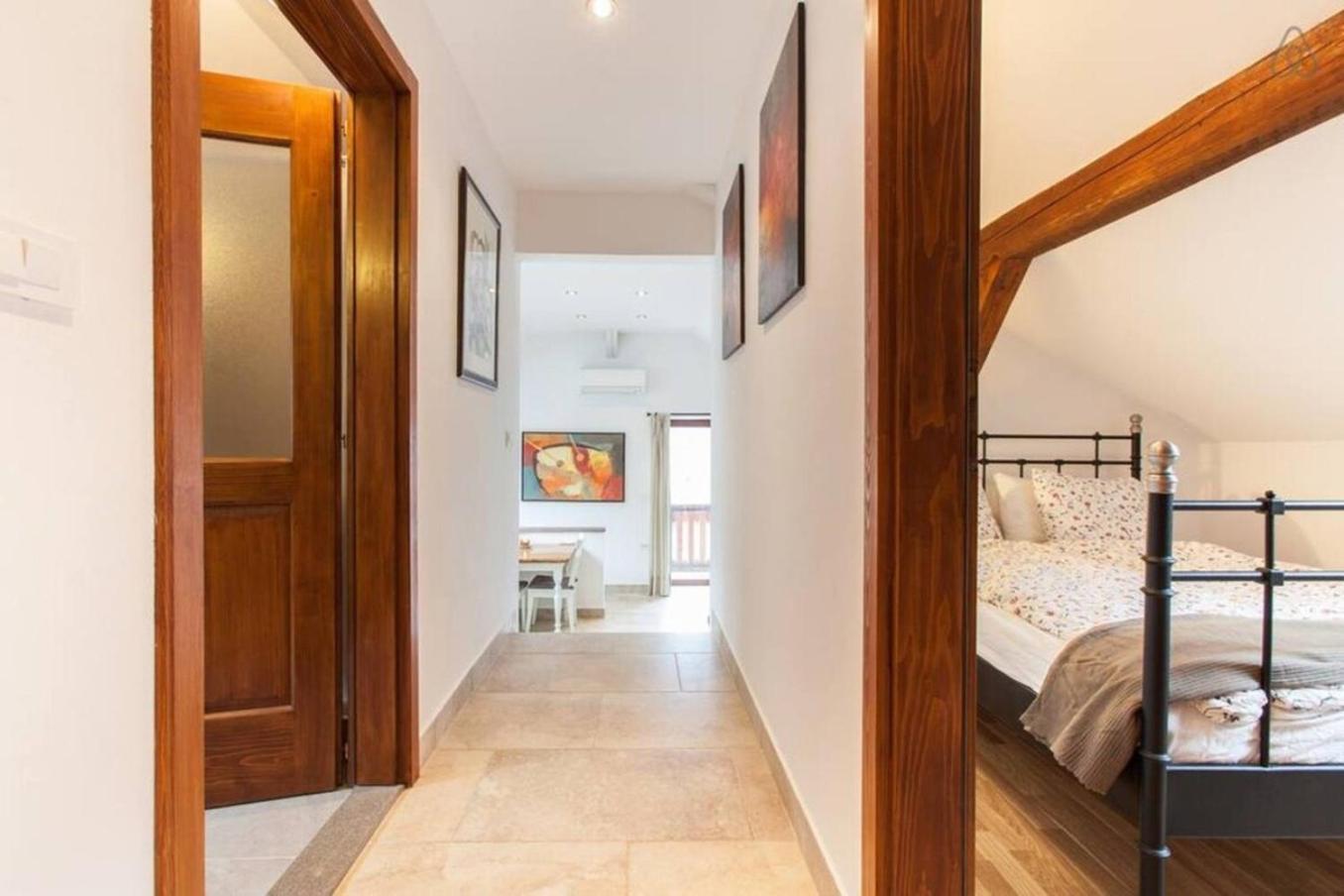 House Maharac With 3 Apartments Till 18 Persons Kamno 外观 照片