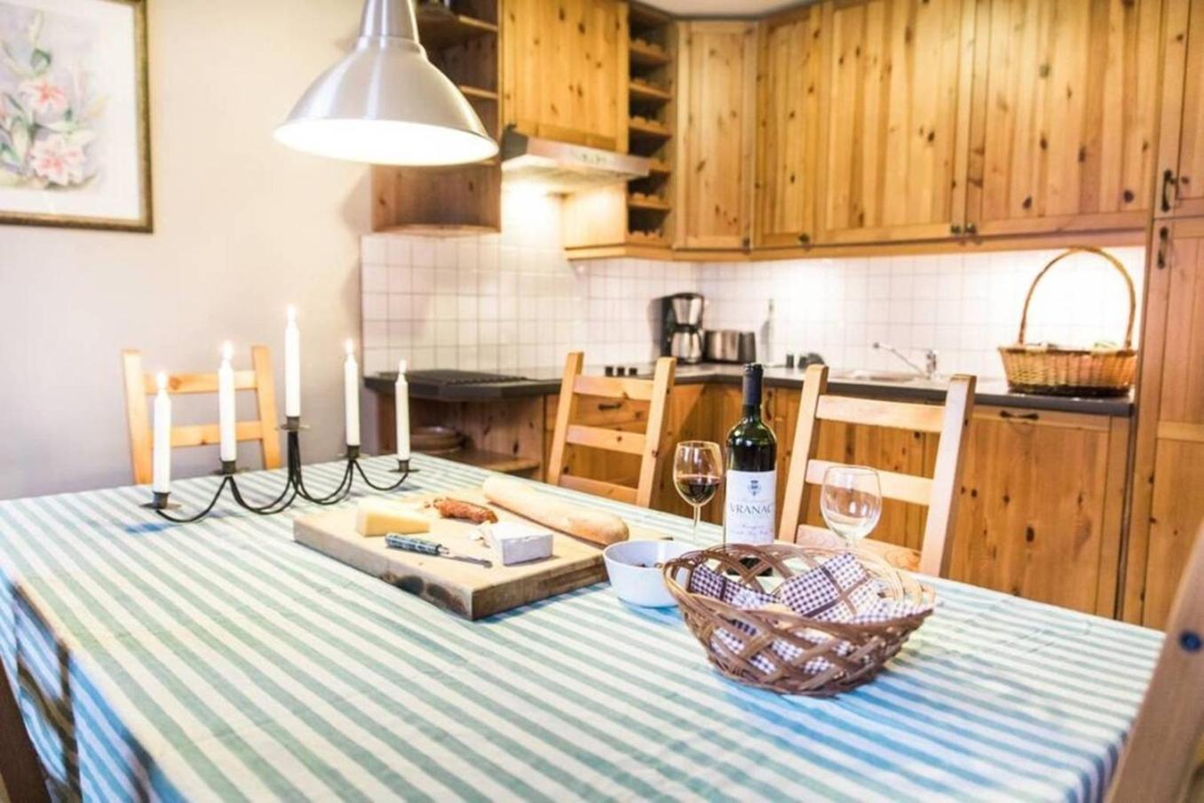 House Maharac With 3 Apartments Till 18 Persons Kamno 外观 照片